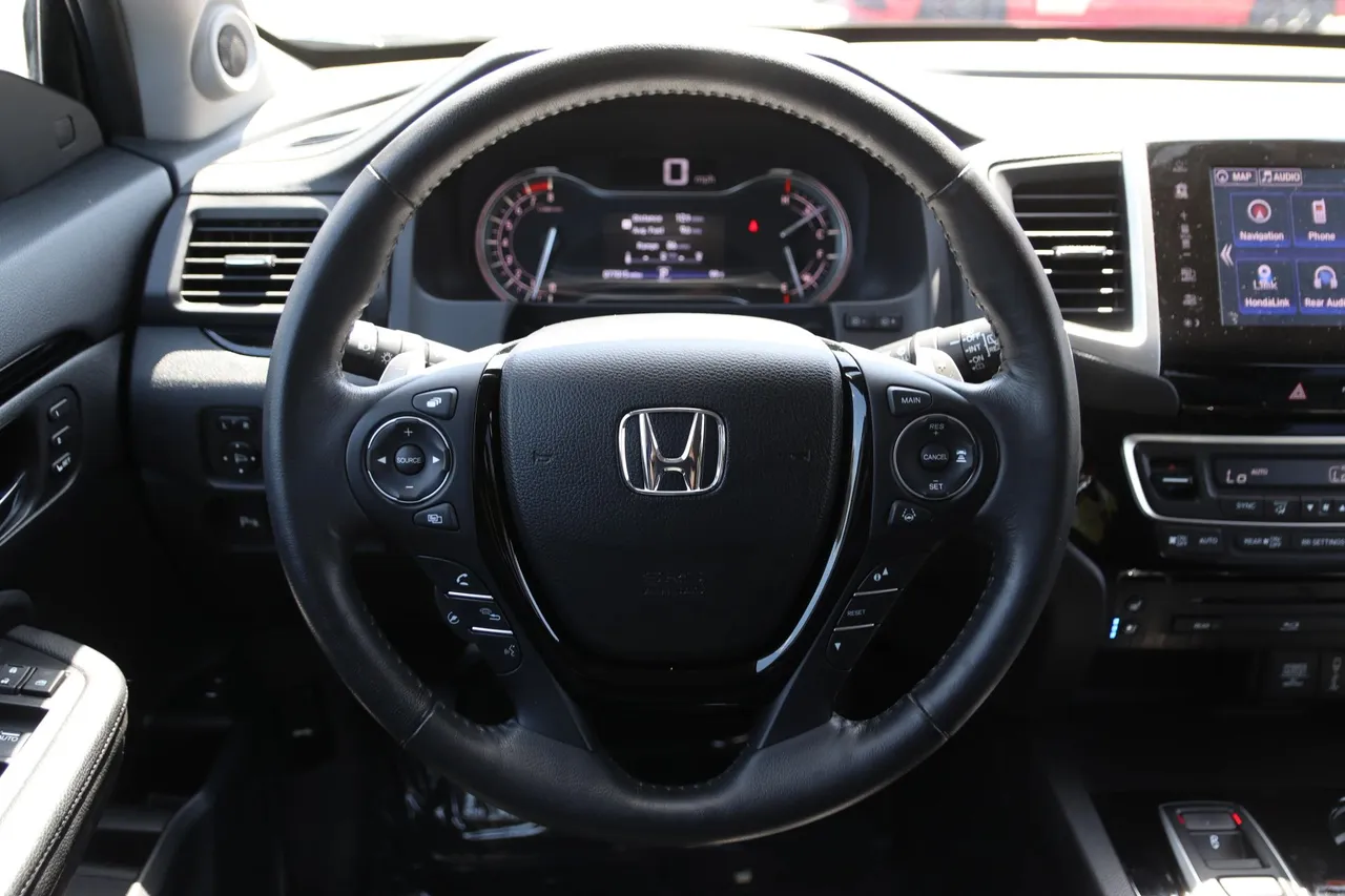 2017 Honda Pilot — photo 25 of 36