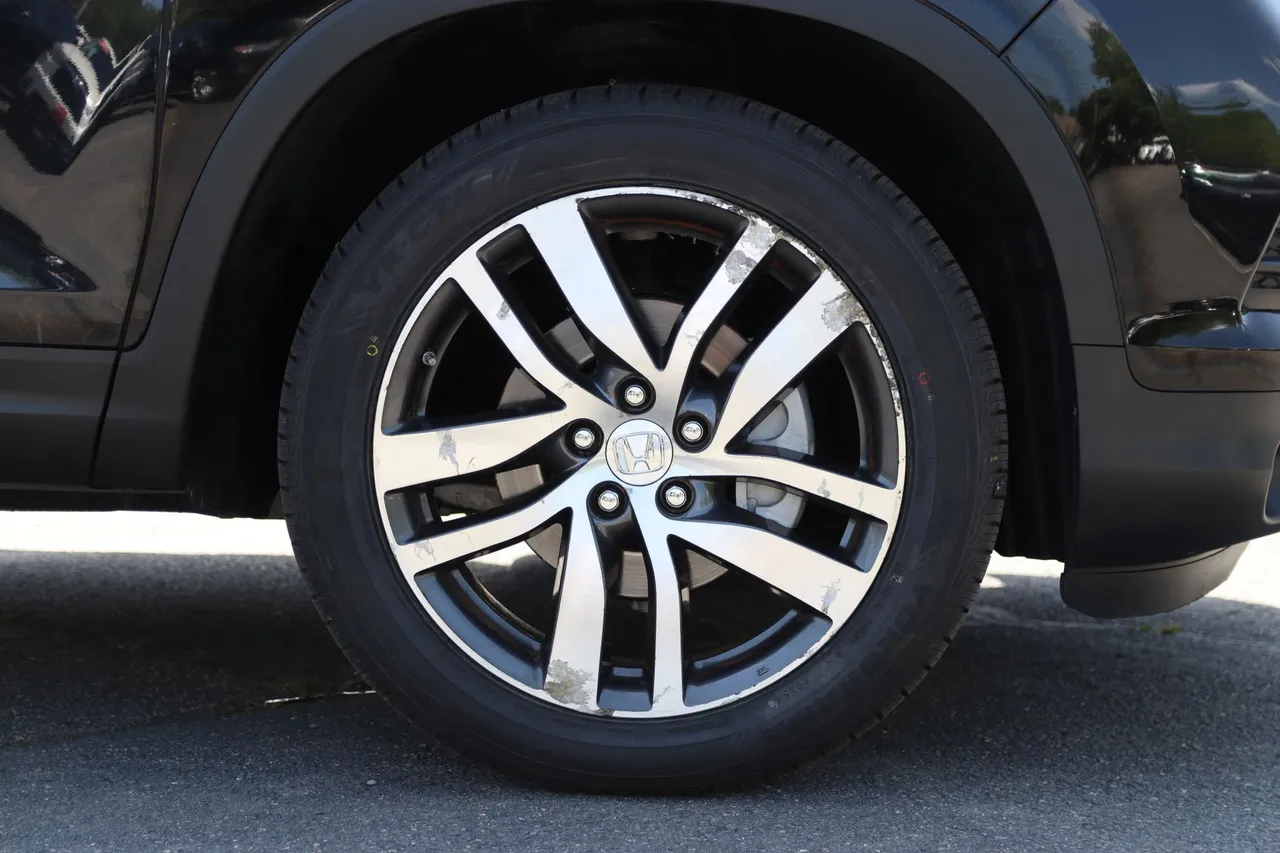 2017 Honda Pilot — photo 35 of 36