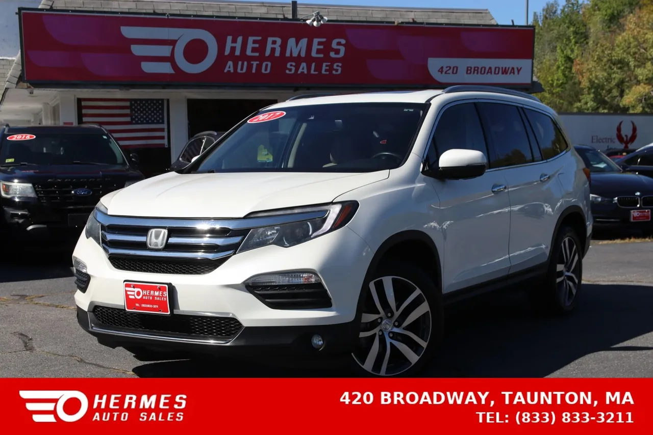 2017 Honda Pilot Touring Sport Utility 4D in White — photo 1 of 46