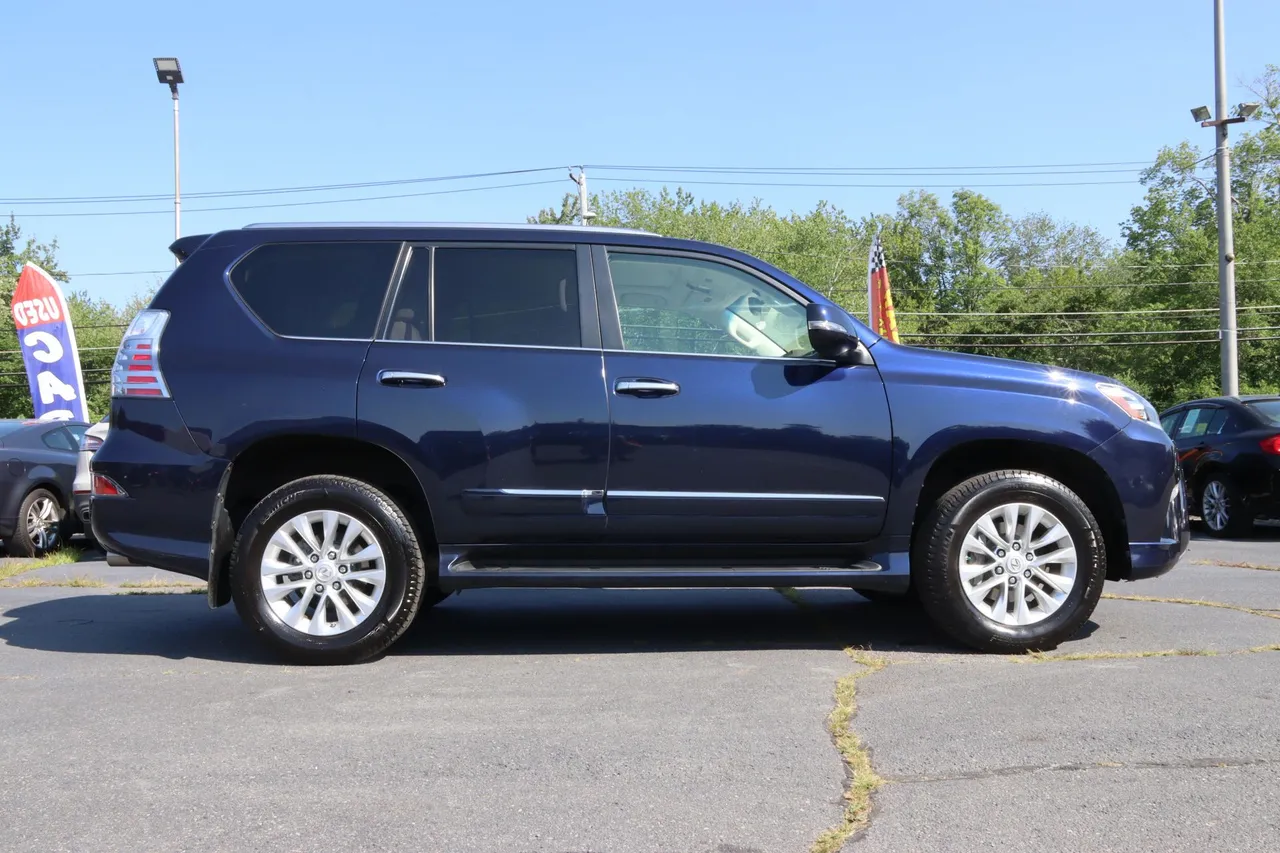 2017 Lexus GX — photo 8 of 37