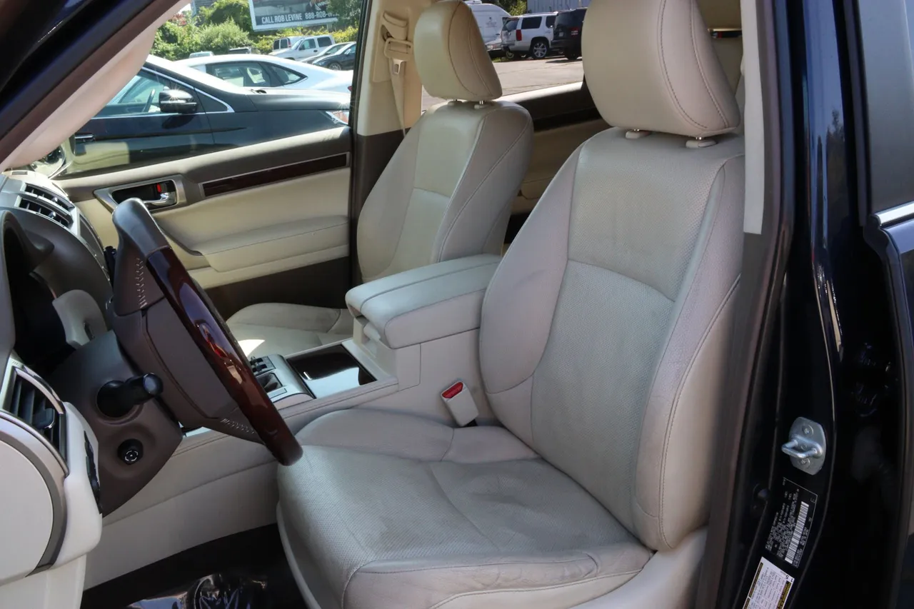 2017 Lexus GX — photo 10 of 37