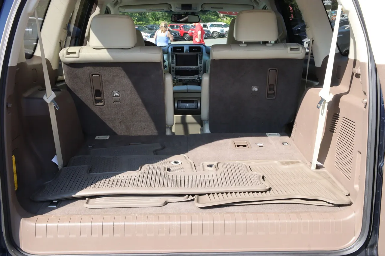 2017 Lexus GX — photo 11 of 37
