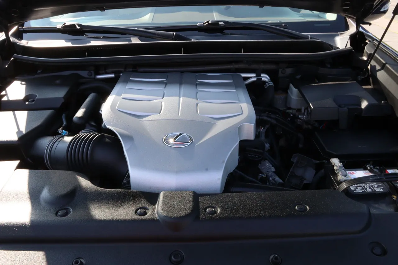 2017 Lexus GX — photo 12 of 37