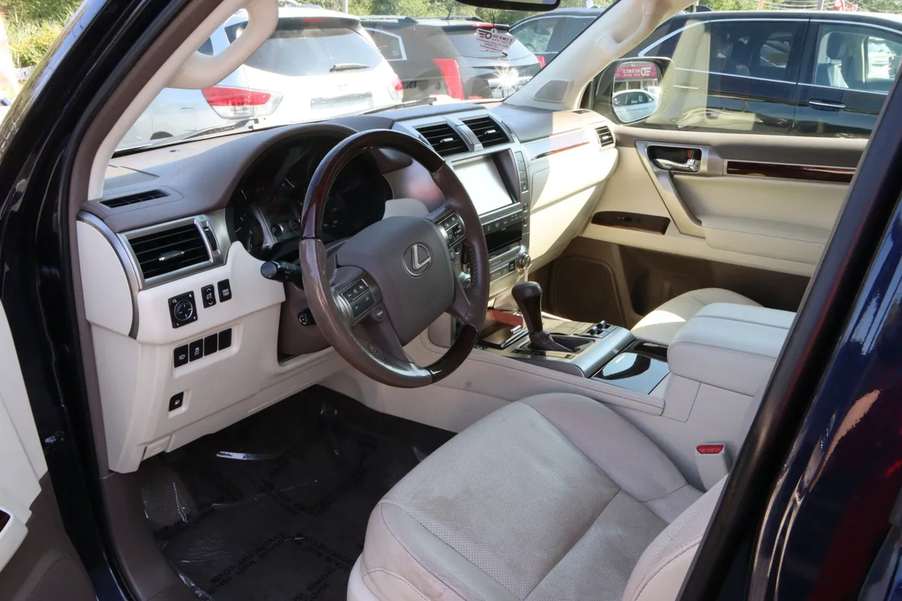 2017 Lexus GX — photo 15 of 37