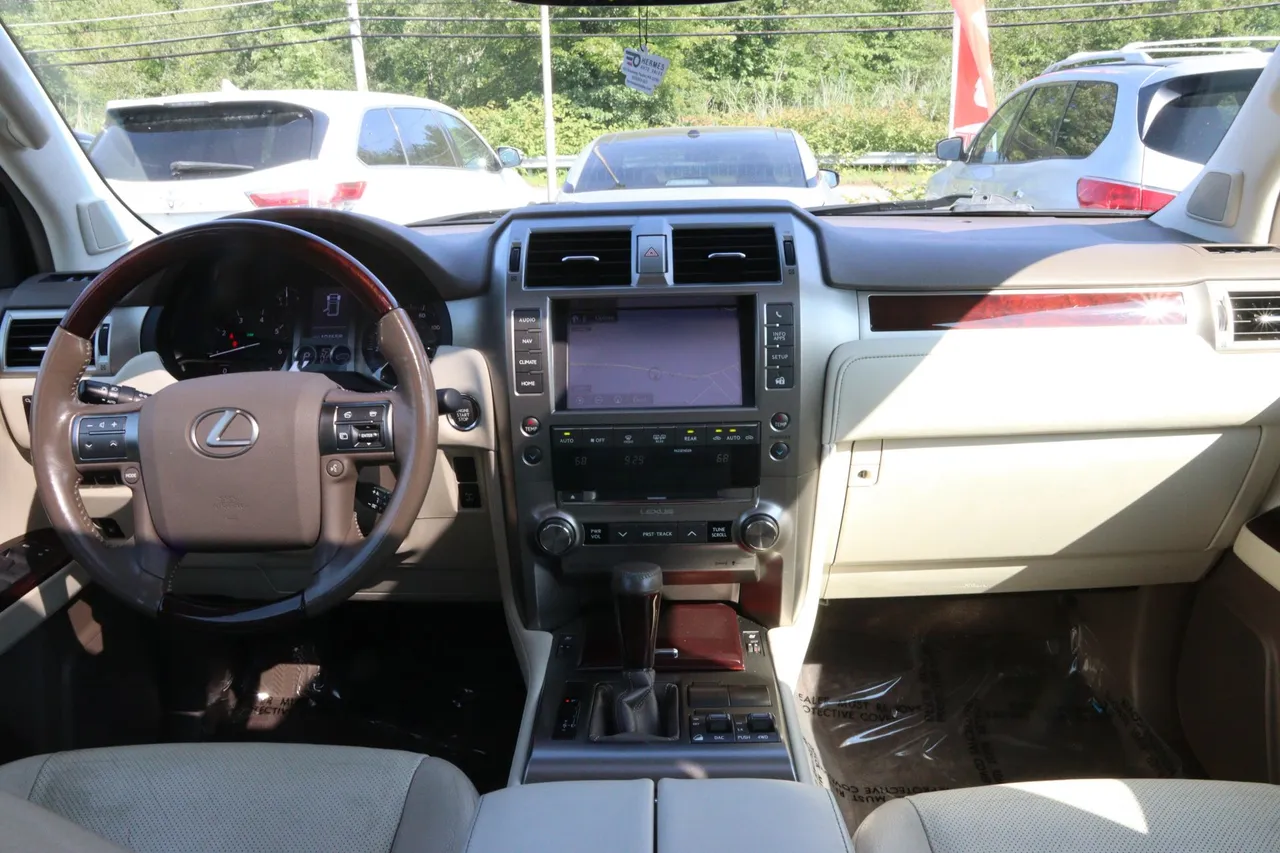 2017 Lexus GX — photo 17 of 37