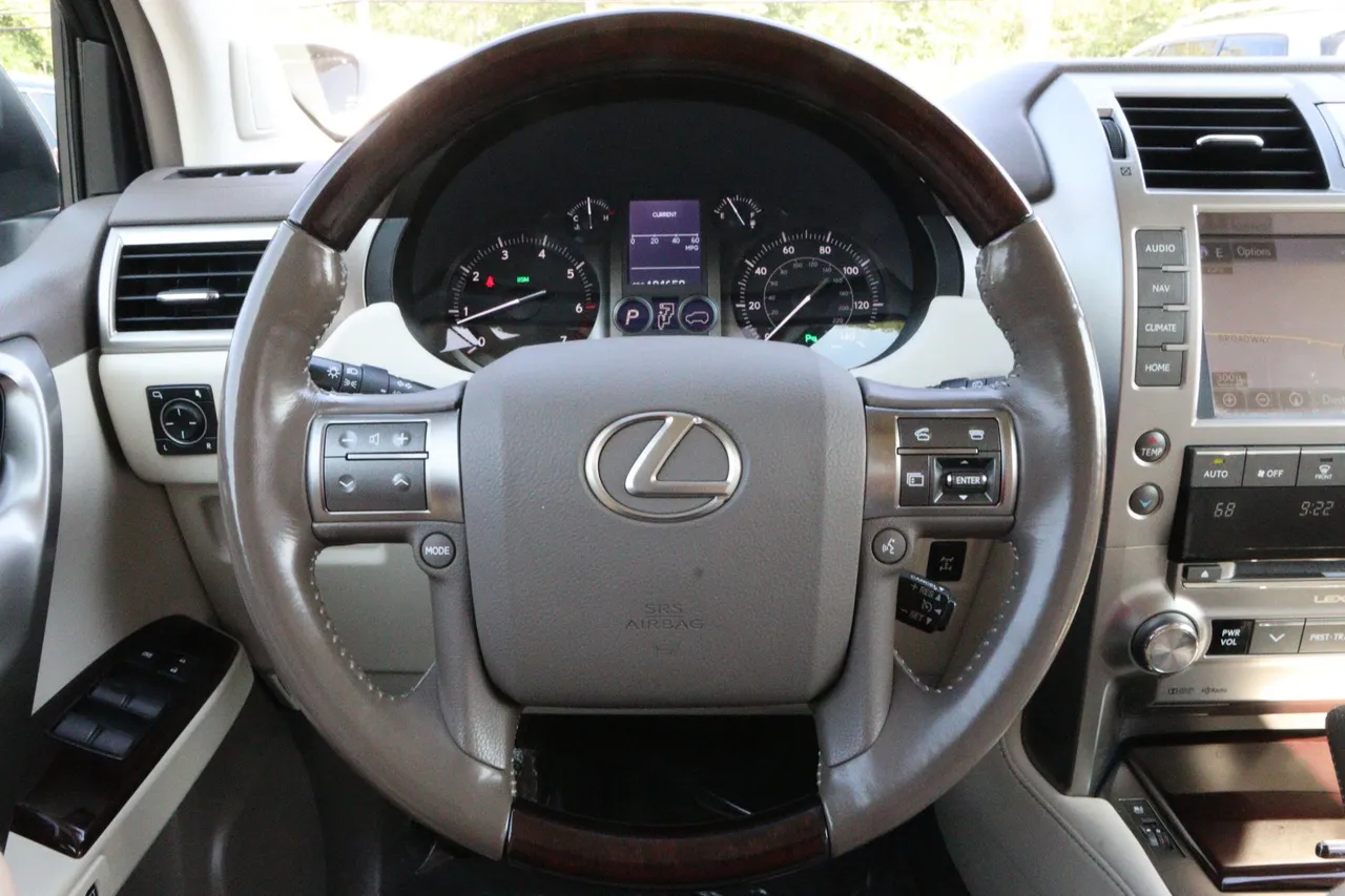 2017 Lexus GX — photo 20 of 37
