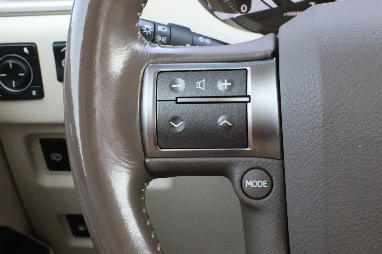 2017 Lexus GX — photo 21 of 37