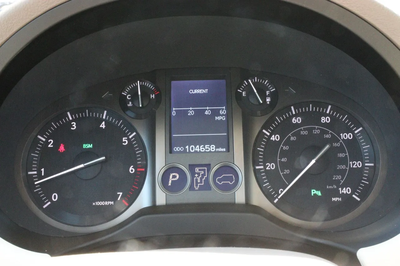 2017 Lexus GX — photo 25 of 37