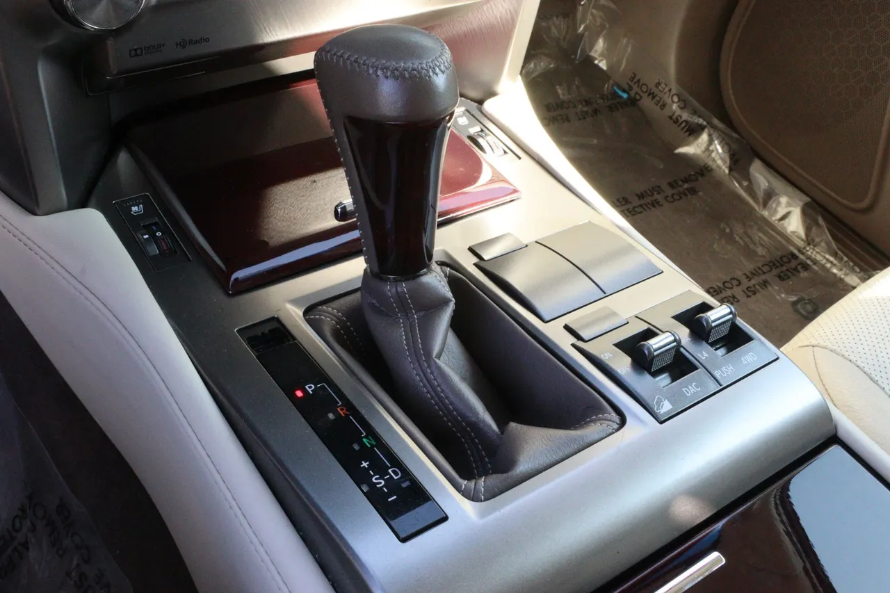 2017 Lexus GX — photo 26 of 37