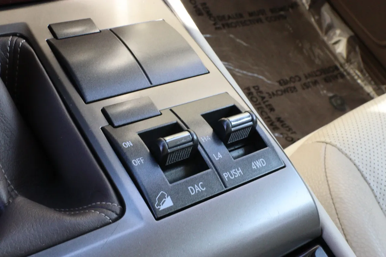 2017 Lexus GX — photo 27 of 37