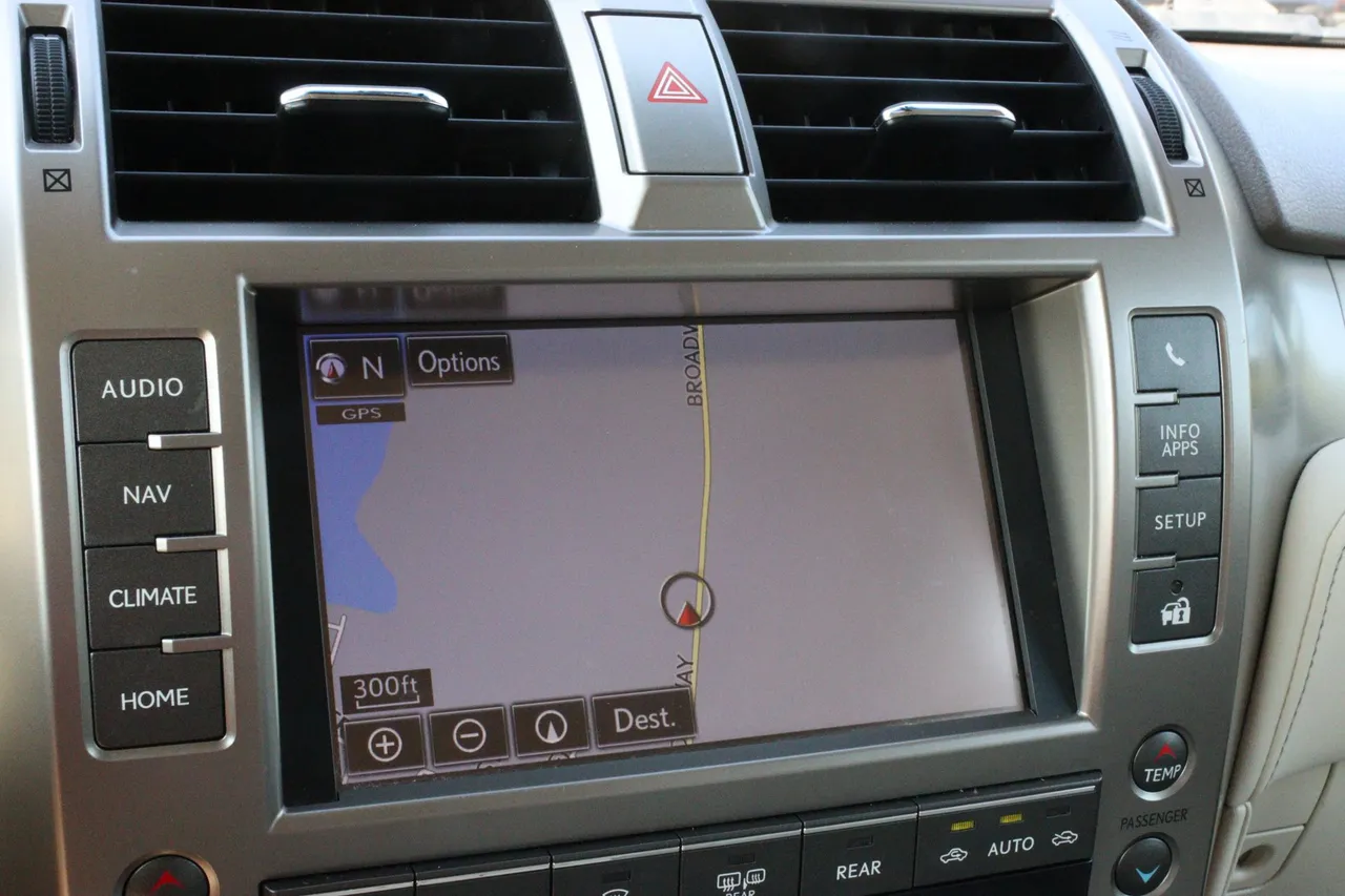 2017 Lexus GX — photo 29 of 37