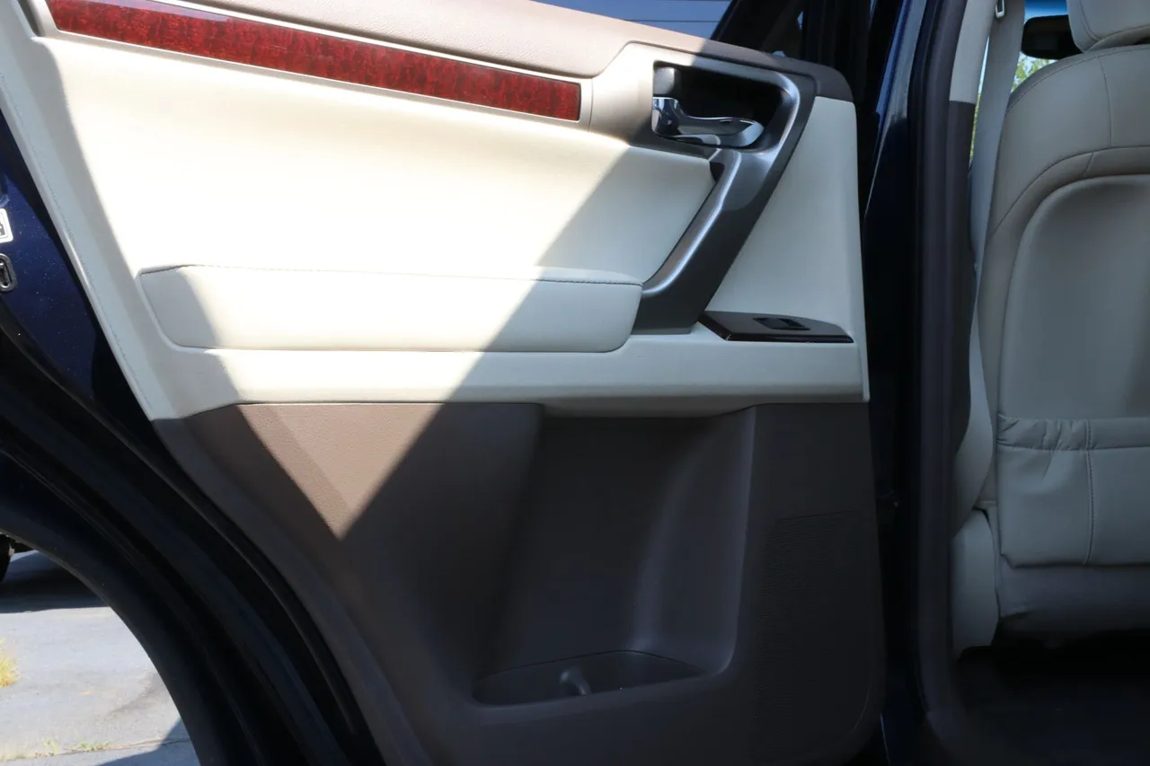 2017 Lexus GX — photo 32 of 37