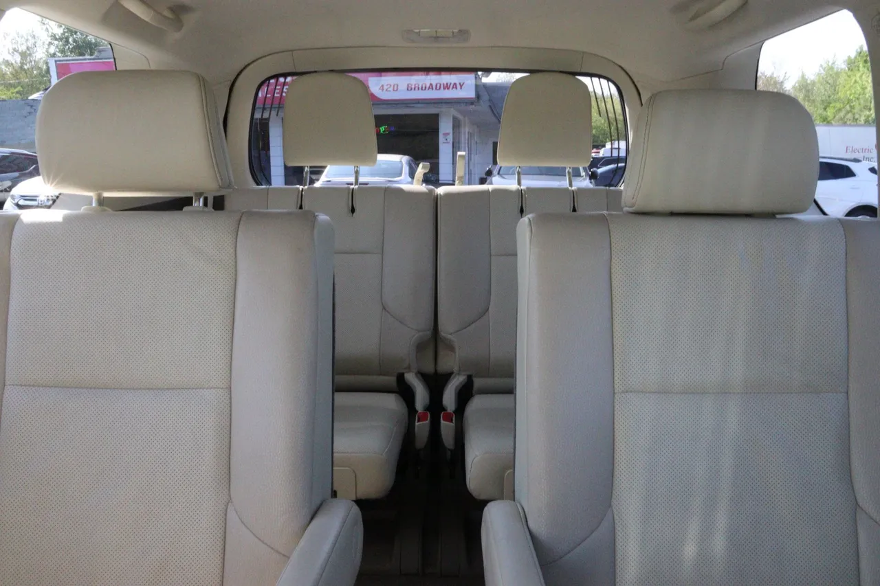 2017 Lexus GX — photo 35 of 37