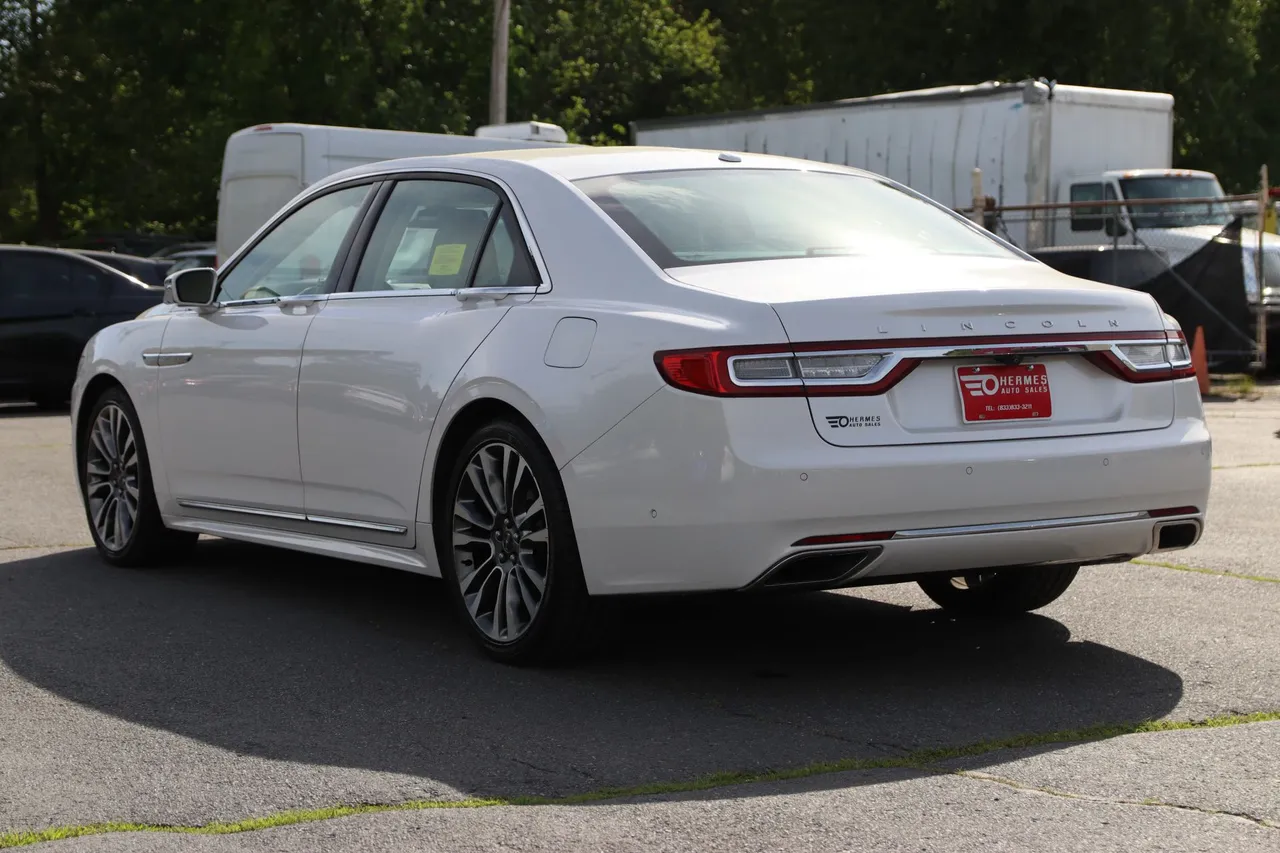 2017 Lincoln Continental — photo 3 of 30