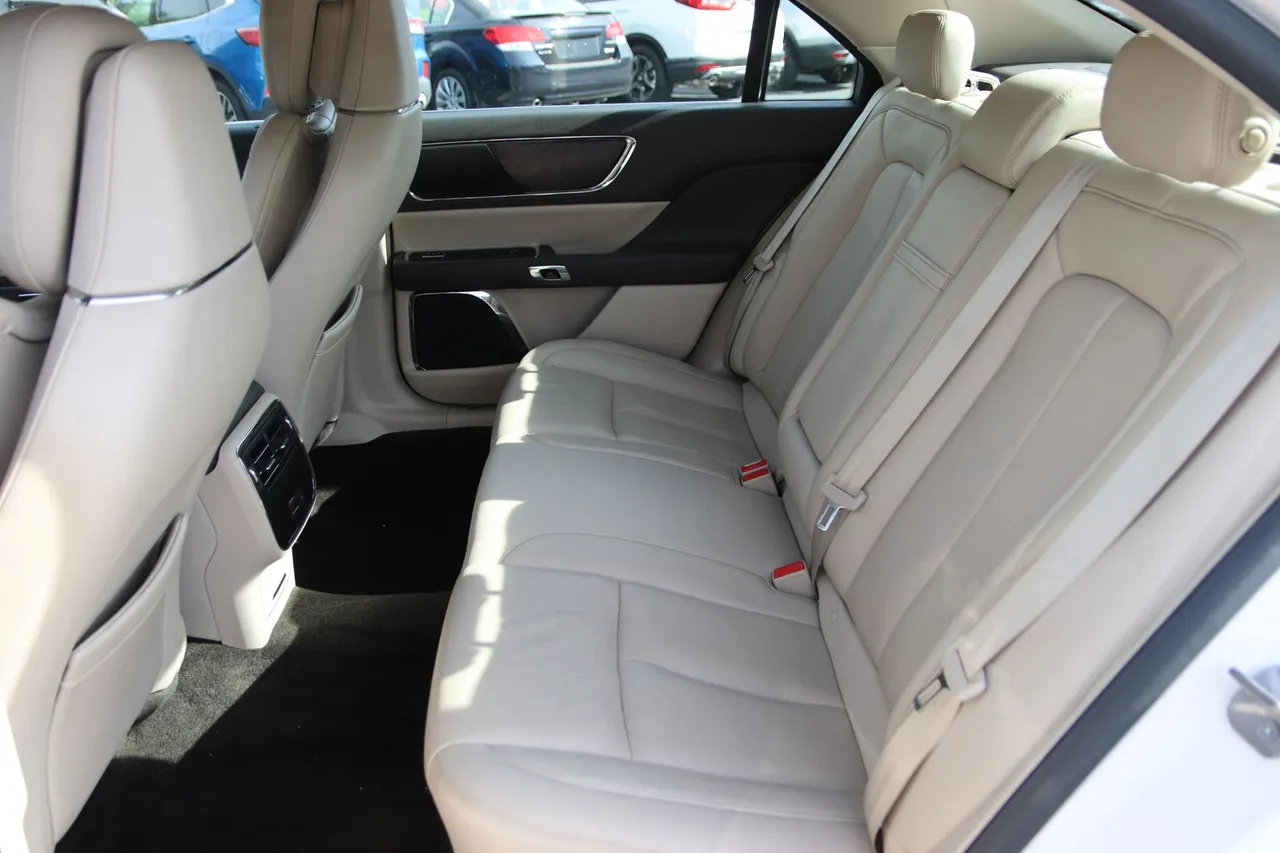 2017 Lincoln Continental — photo 15 of 30