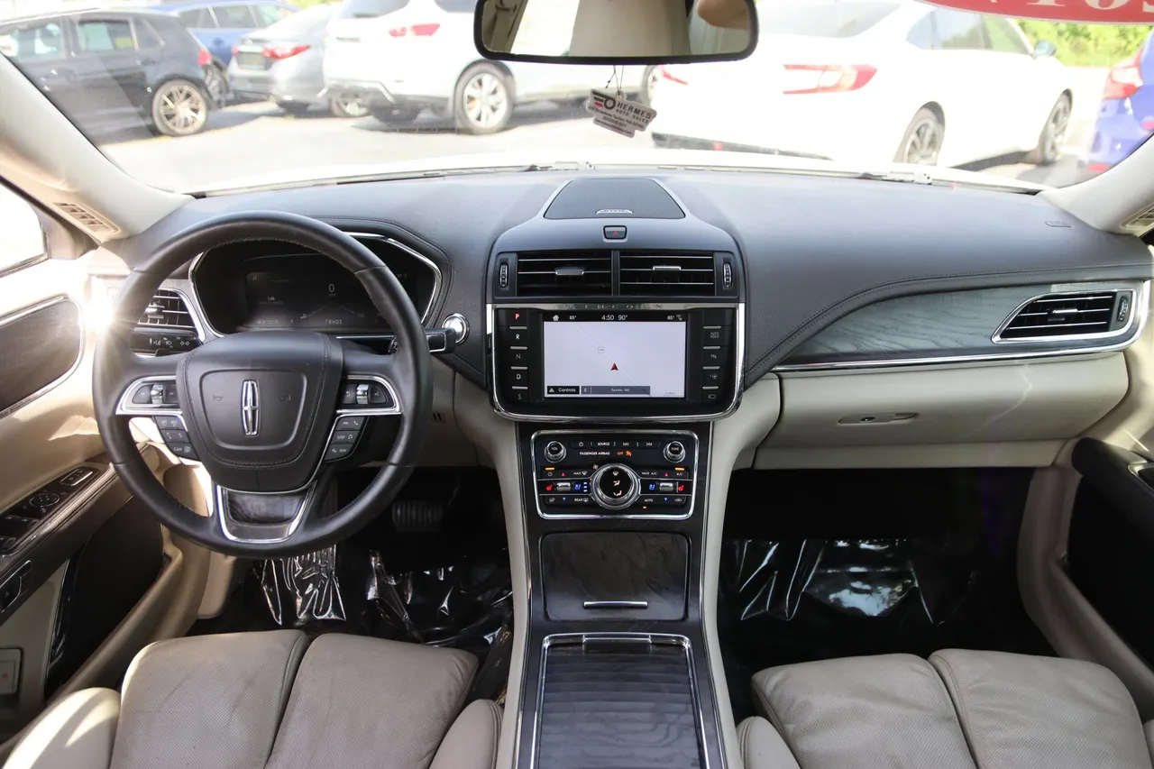 2017 Lincoln Continental — photo 19 of 30