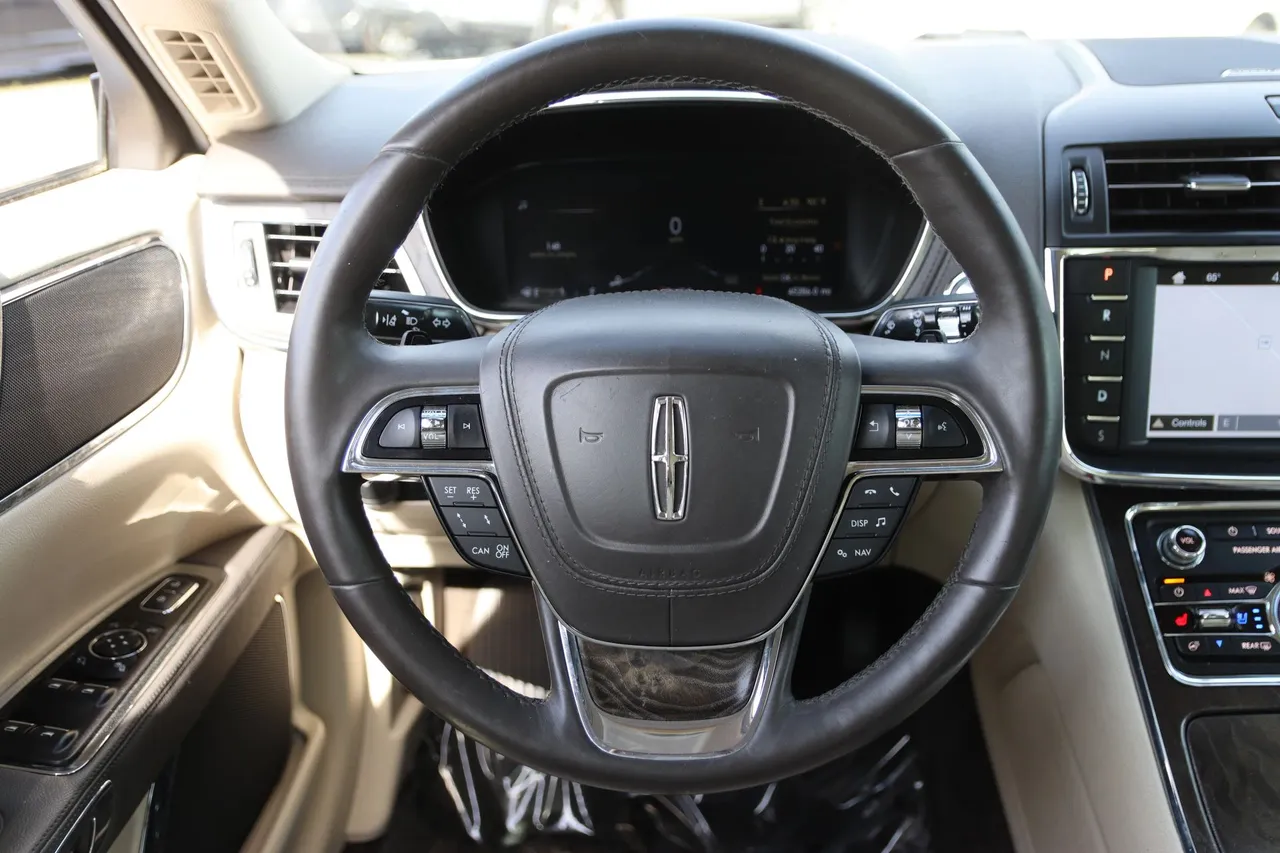 2017 Lincoln Continental — photo 20 of 30