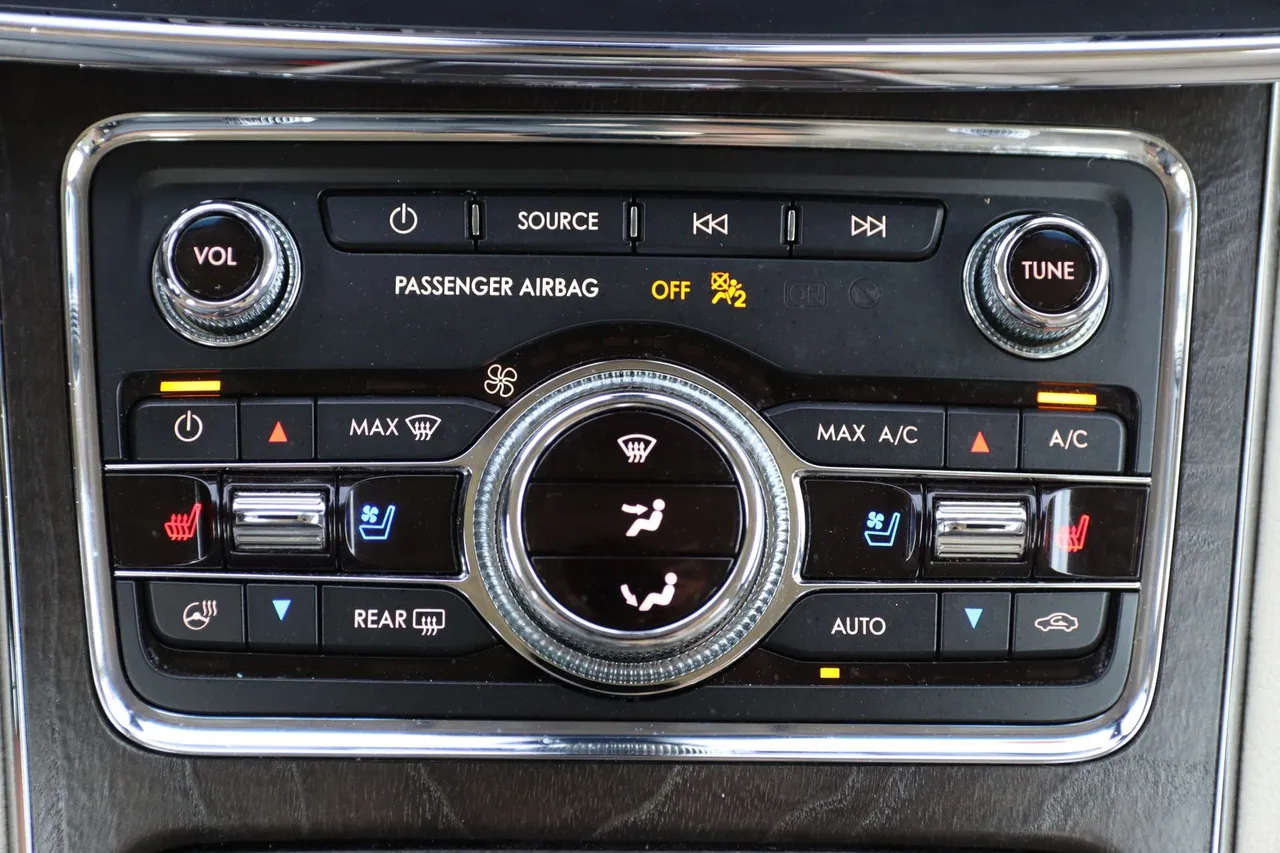 2017 Lincoln Continental — photo 24 of 30