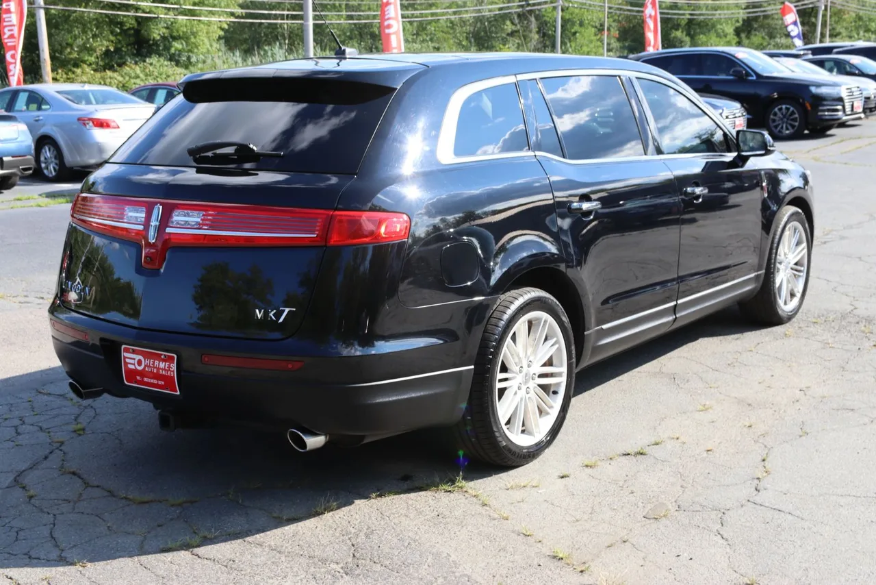 2017 Lincoln MKT Gtdi Sport Utility 4D in Black — photo 5 of 31