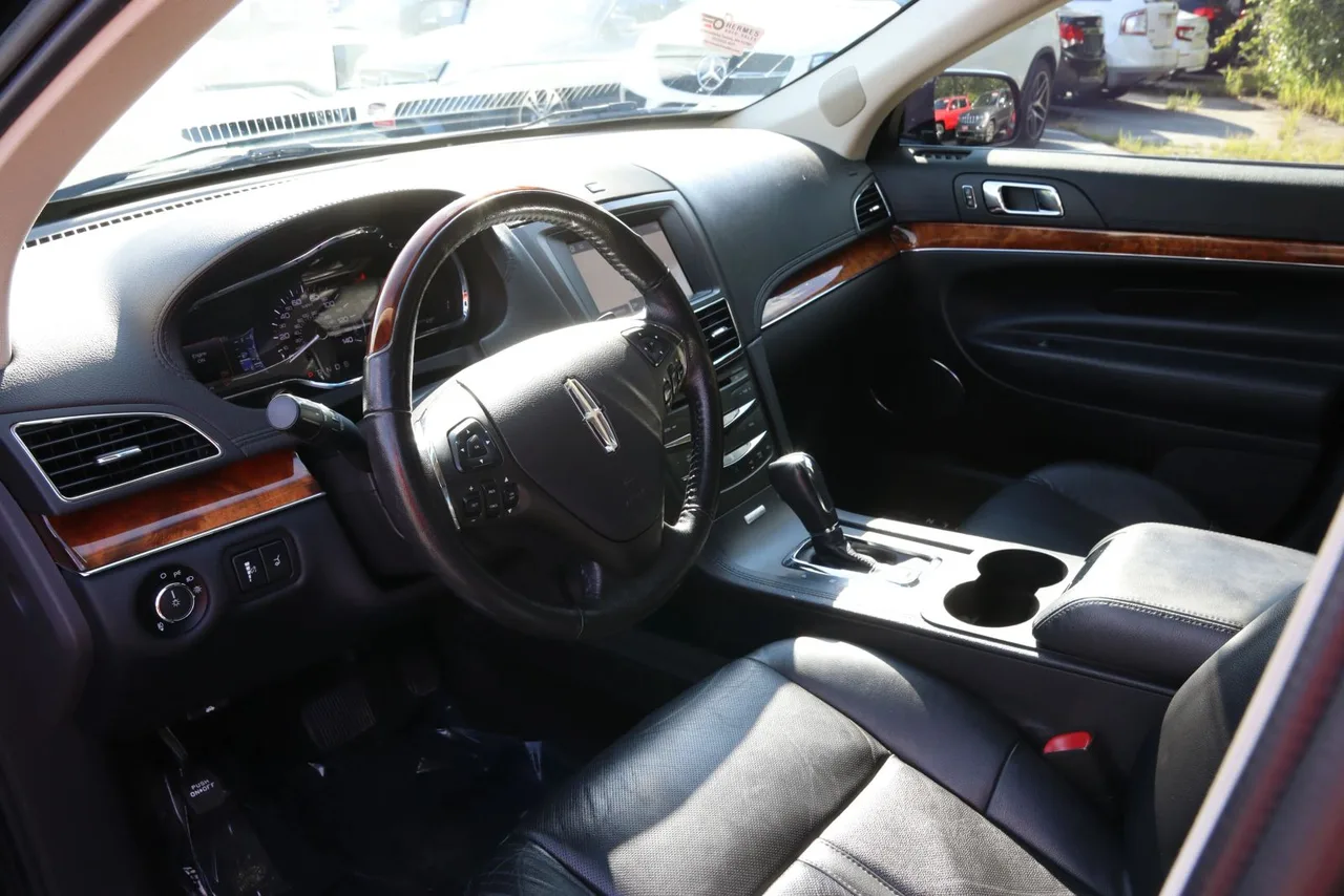 2017 Lincoln MKT Gtdi Sport Utility 4D in Black — photo 15 of 31
