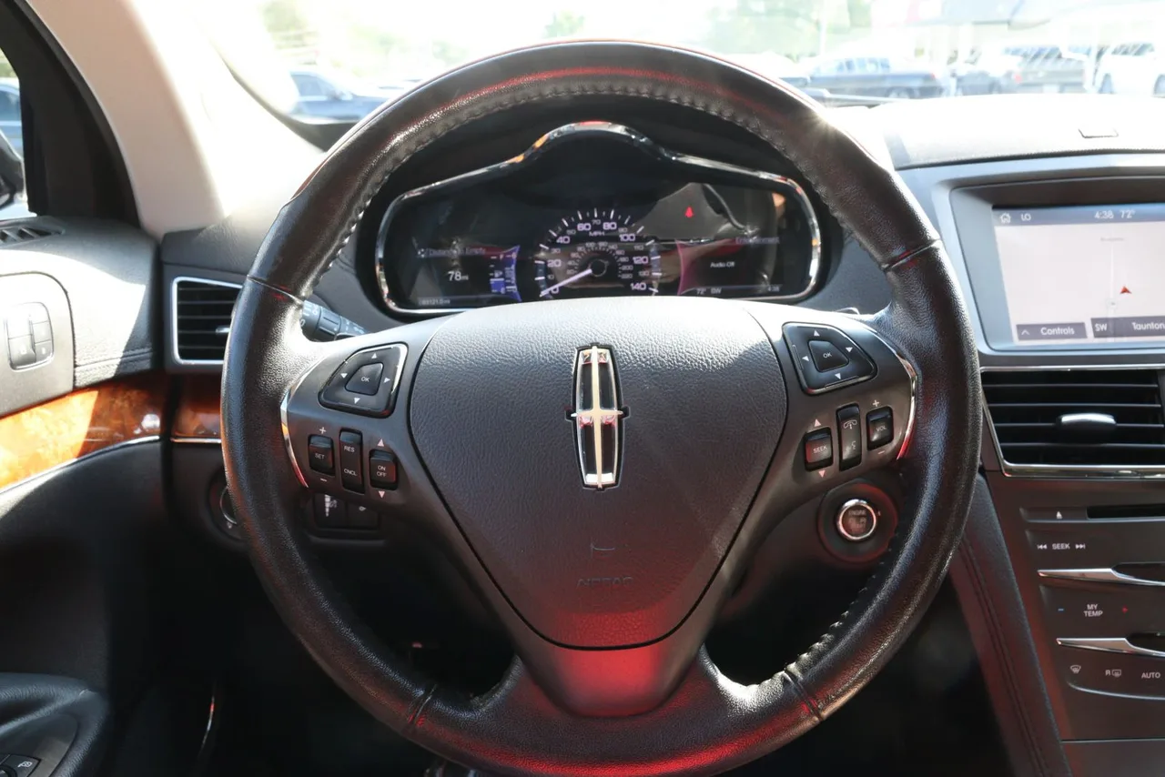 2017 Lincoln MKT Gtdi Sport Utility 4D in Black — photo 18 of 31