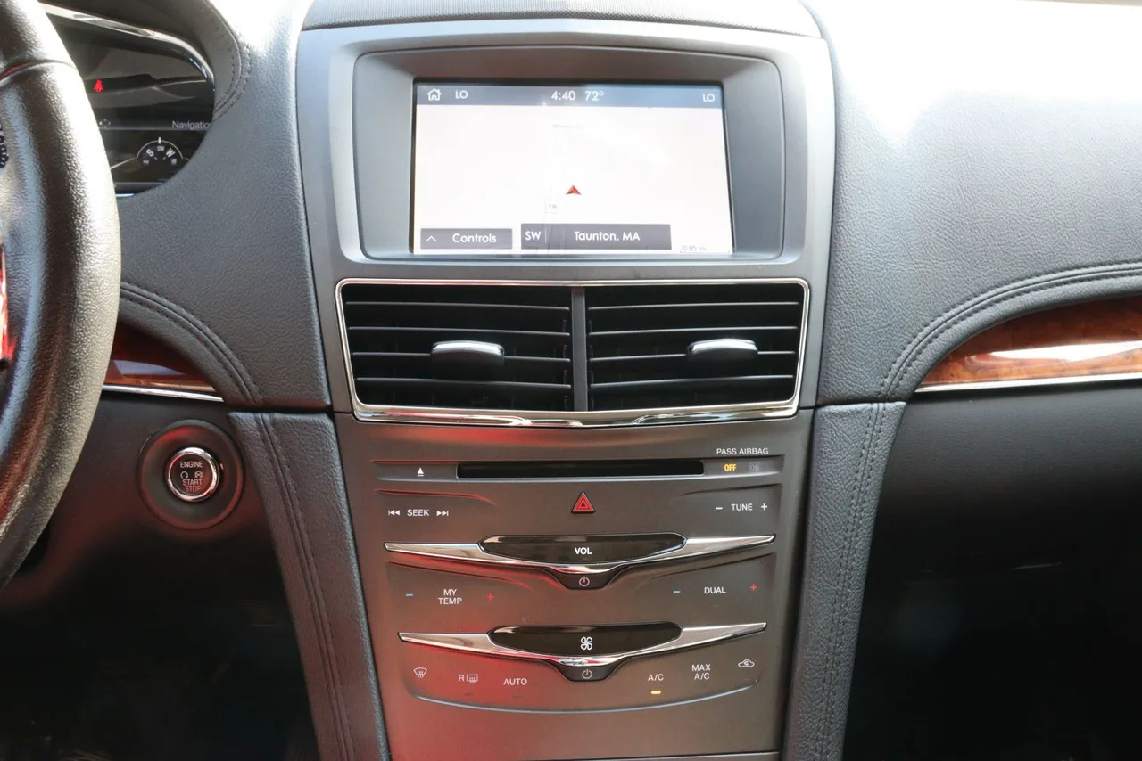 2017 Lincoln MKT Gtdi Sport Utility 4D in Black — photo 25 of 31