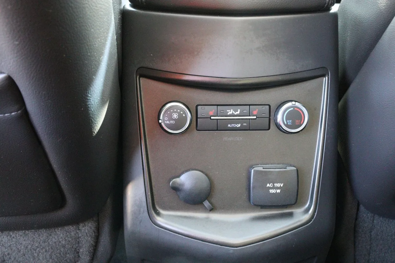 2017 Lincoln MKT Gtdi Sport Utility 4D in Black — photo 30 of 31