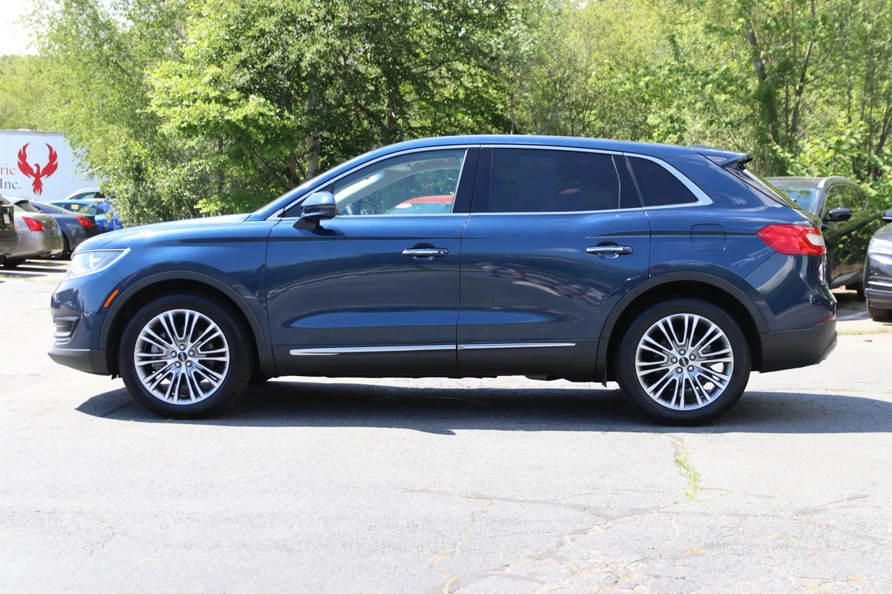 2017 Lincoln MKX — photo 2 of 34