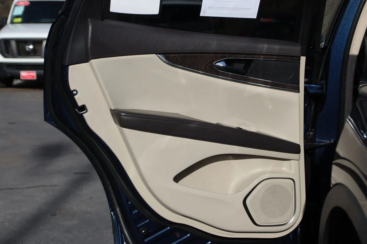 2017 Lincoln MKX — photo 14 of 34