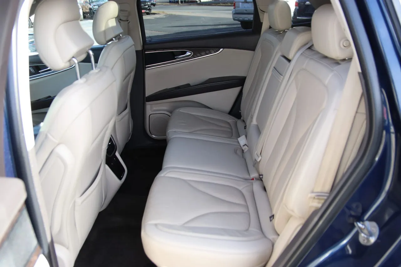 2017 Lincoln MKX — photo 15 of 34