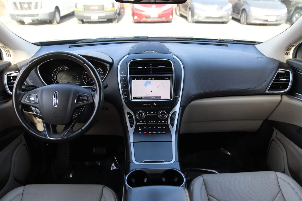 2017 Lincoln MKX — photo 20 of 34