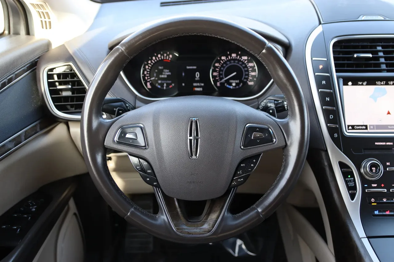 2017 Lincoln MKX — photo 21 of 34