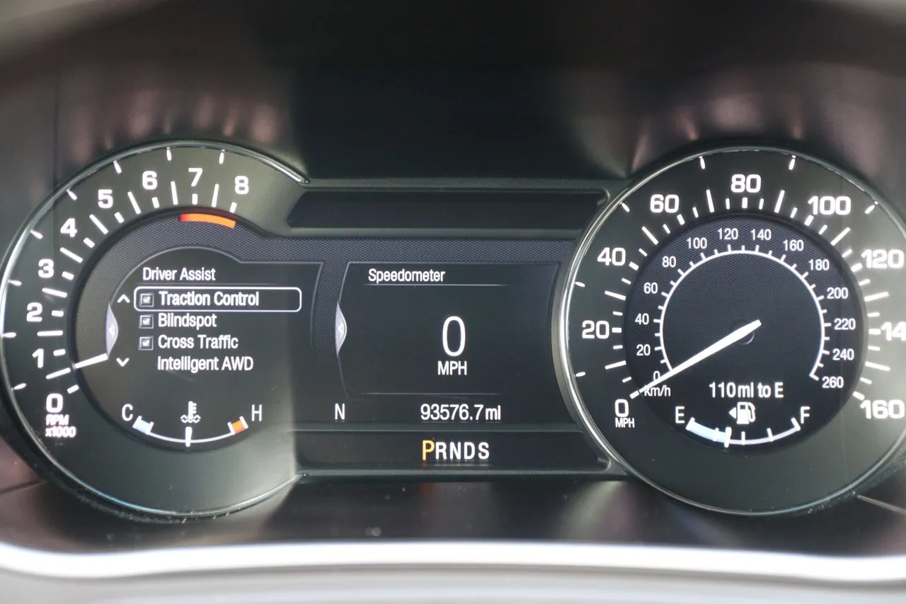 2017 Lincoln MKX — photo 24 of 34