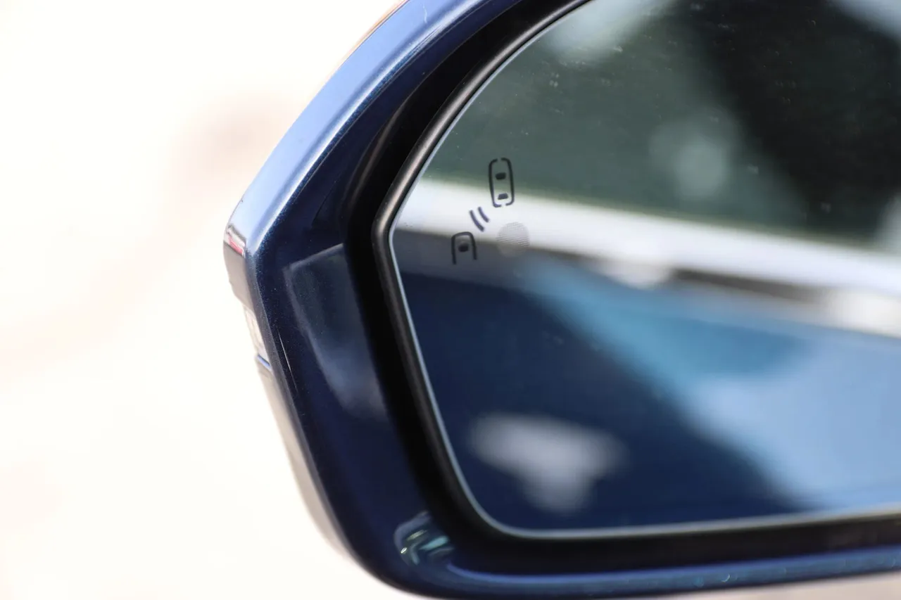 2017 Lincoln MKX — photo 26 of 34
