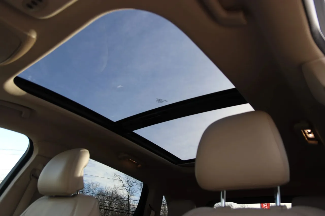 2017 Lincoln MKX — photo 27 of 34