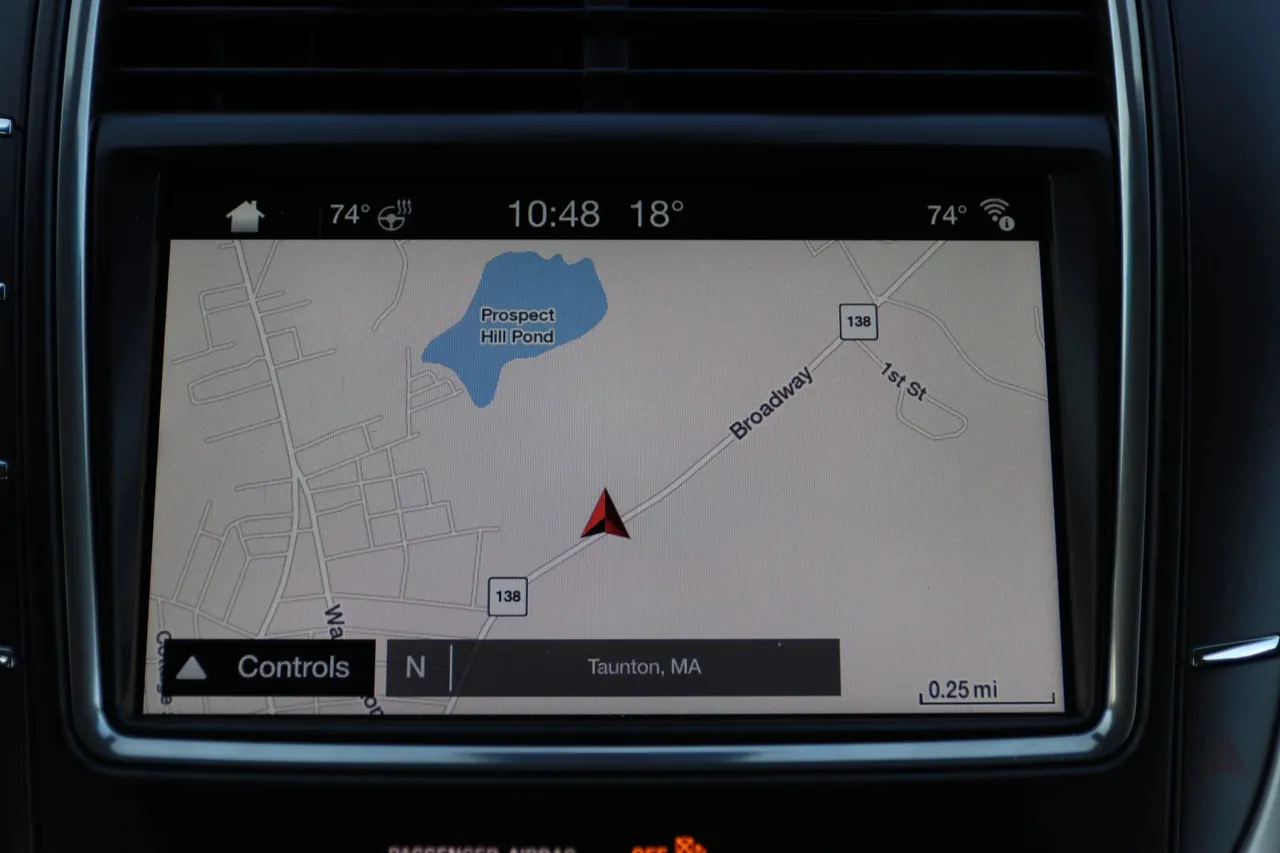 2017 Lincoln MKX — photo 28 of 34