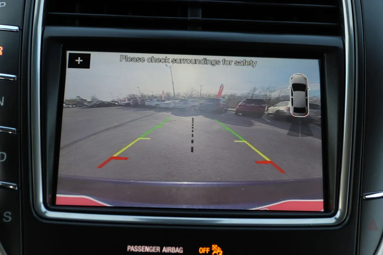 2017 Lincoln MKX — photo 29 of 34