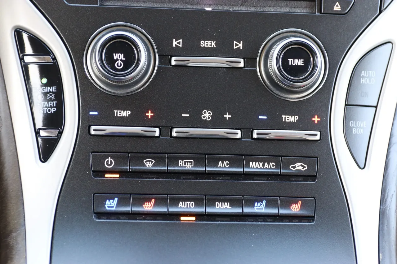 2017 Lincoln MKX — photo 30 of 34