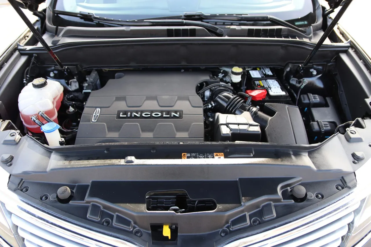2017 Lincoln MKX — photo 32 of 34