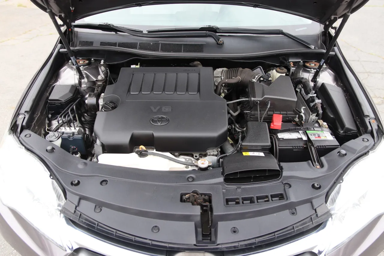 2017 Toyota Camry — photo 30 of 32