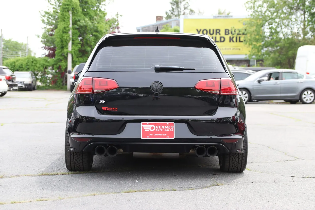 2017 Volkswagen Golf R — photo 4 of 31