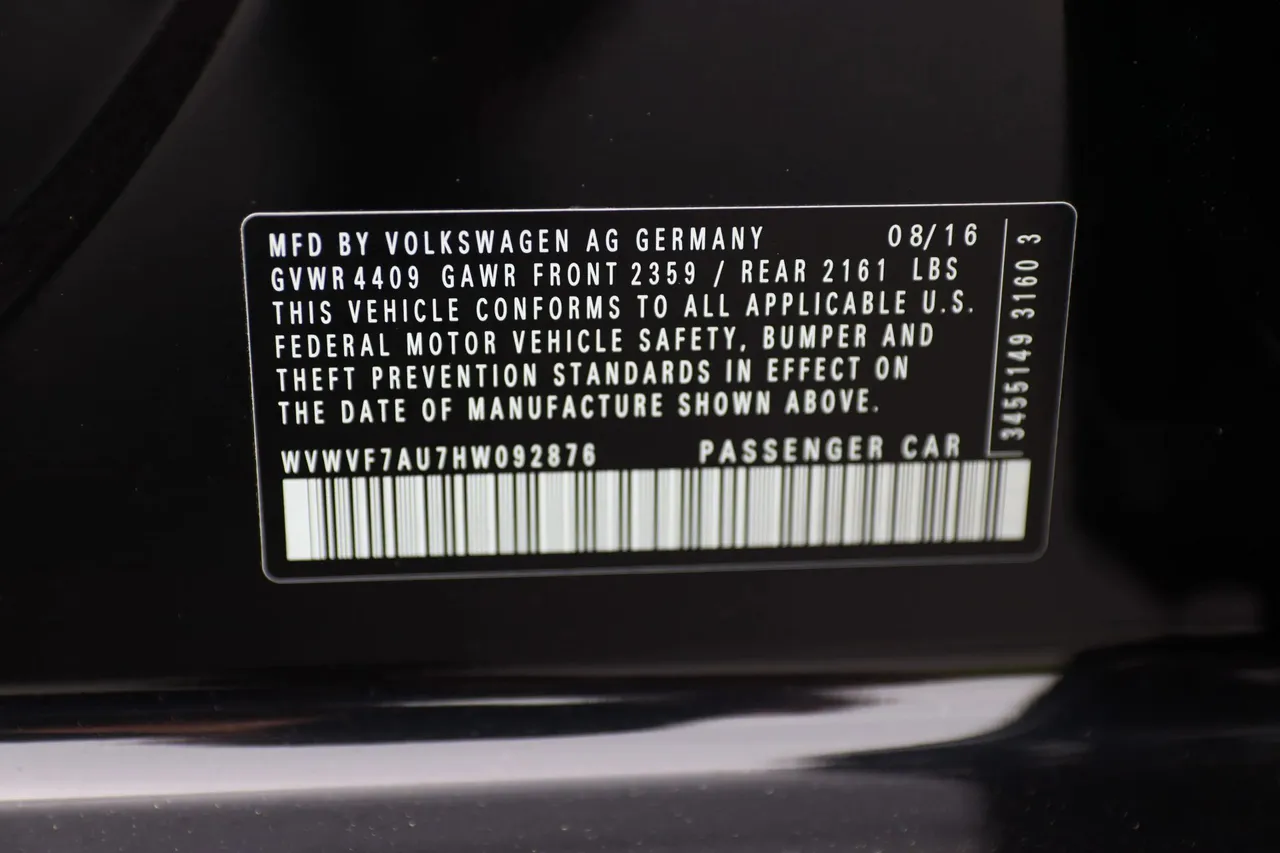 2017 Volkswagen Golf R — photo 31 of 31