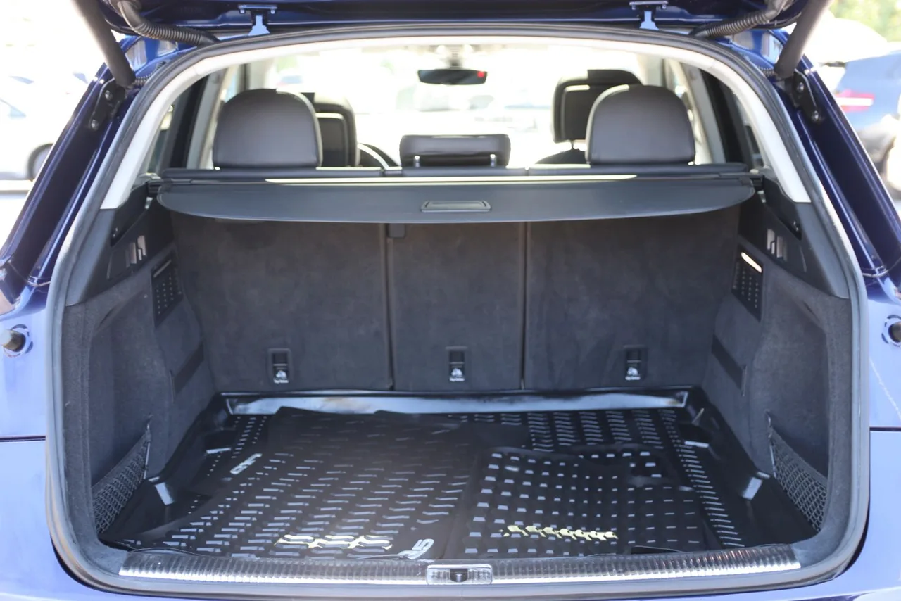 2018 Audi Q5 Prestige Sport Utility 4D in Blue — photo 7 of 42