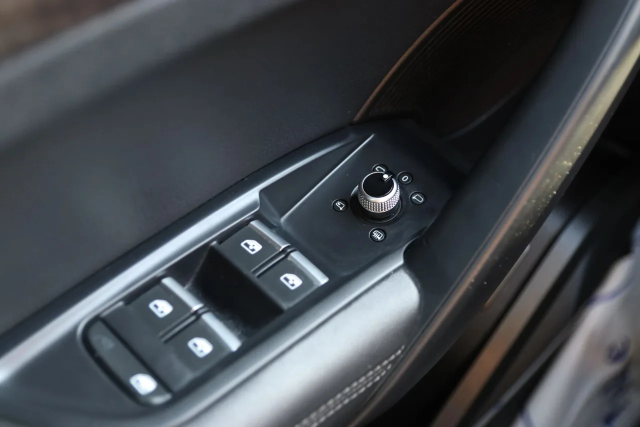 2018 Audi Q5 Prestige Sport Utility 4D in Blue — photo 18 of 42