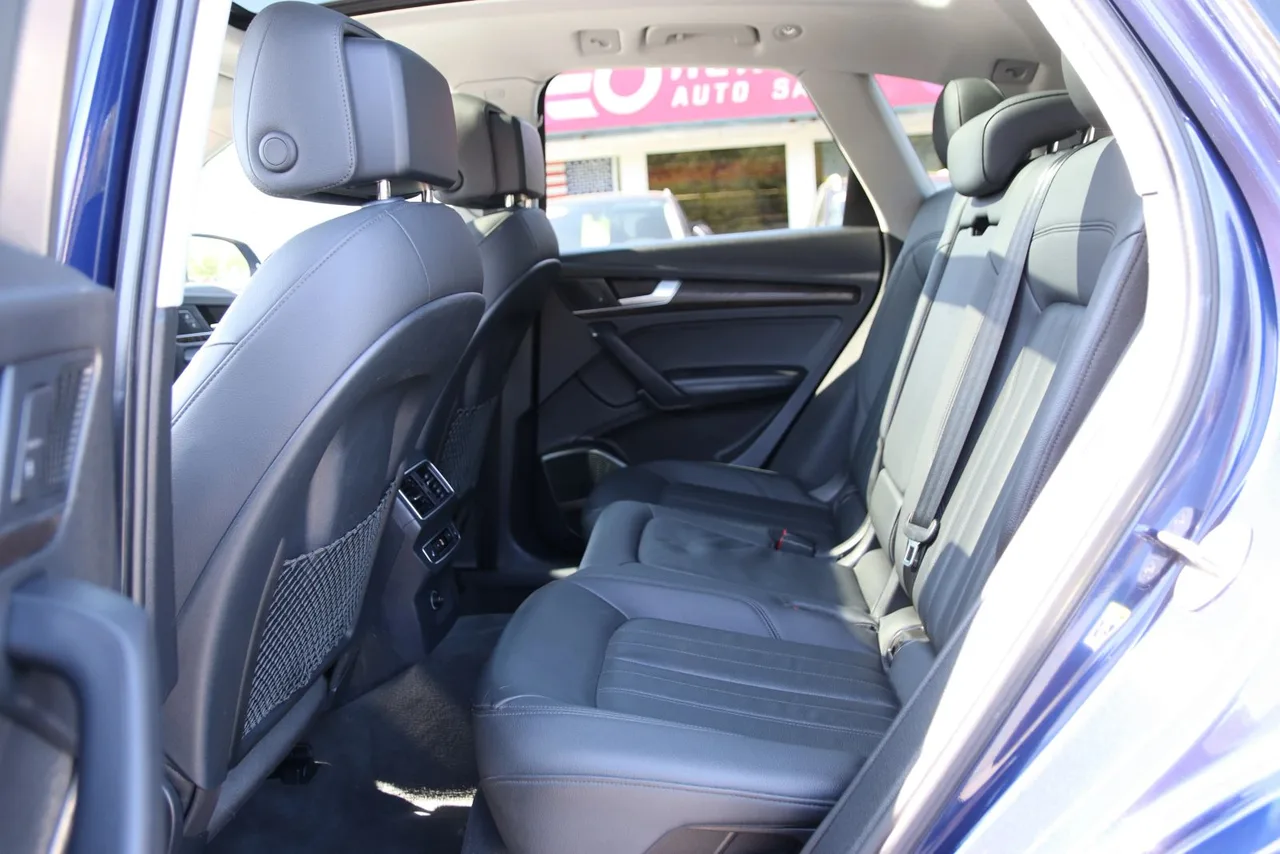 2018 Audi Q5 Prestige Sport Utility 4D in Blue — photo 22 of 42