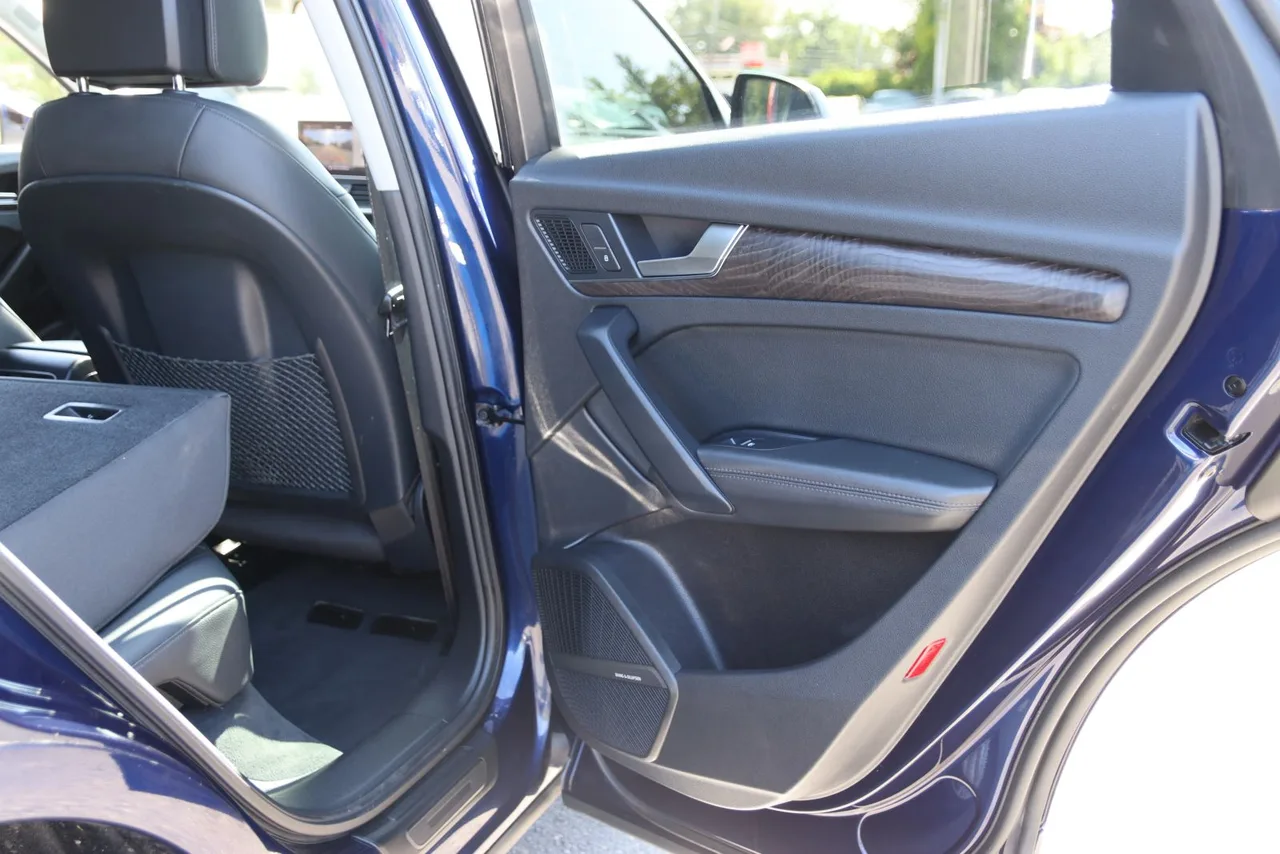 2018 Audi Q5 Prestige Sport Utility 4D in Blue — photo 23 of 42