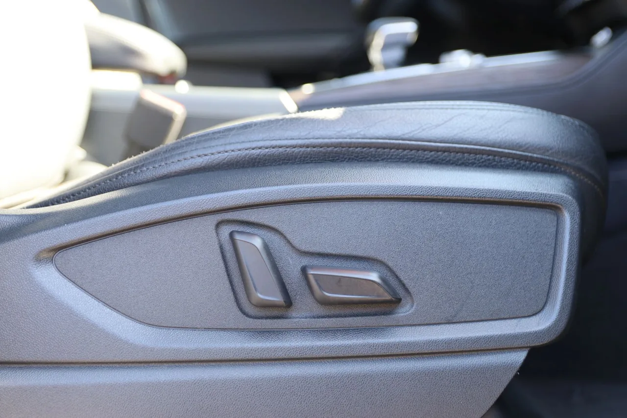 2018 Audi Q5 Prestige Sport Utility 4D in Blue — photo 27 of 42