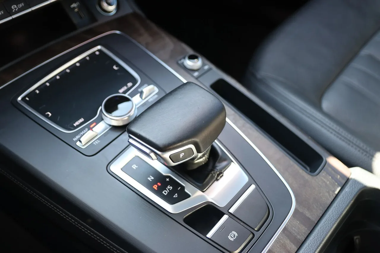 2018 Audi Q5 Prestige Sport Utility 4D in Blue — photo 35 of 42