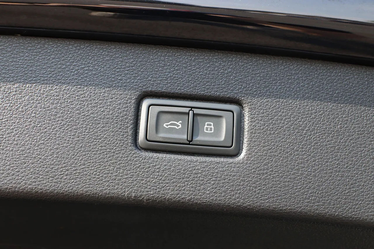 2018 Audi Q7 — photo 12 of 40