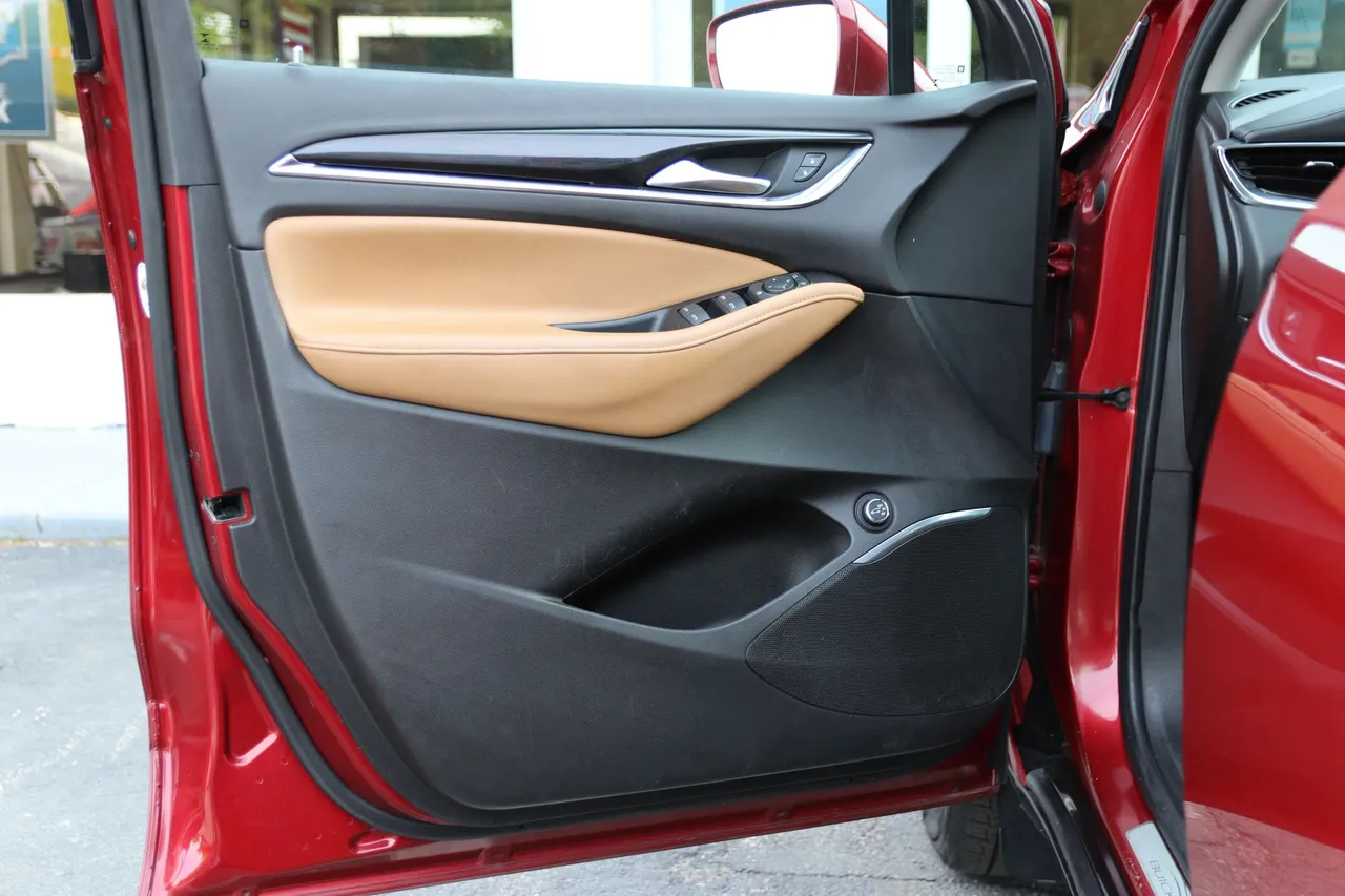 2018 Buick Enclave — photo 9 of 33